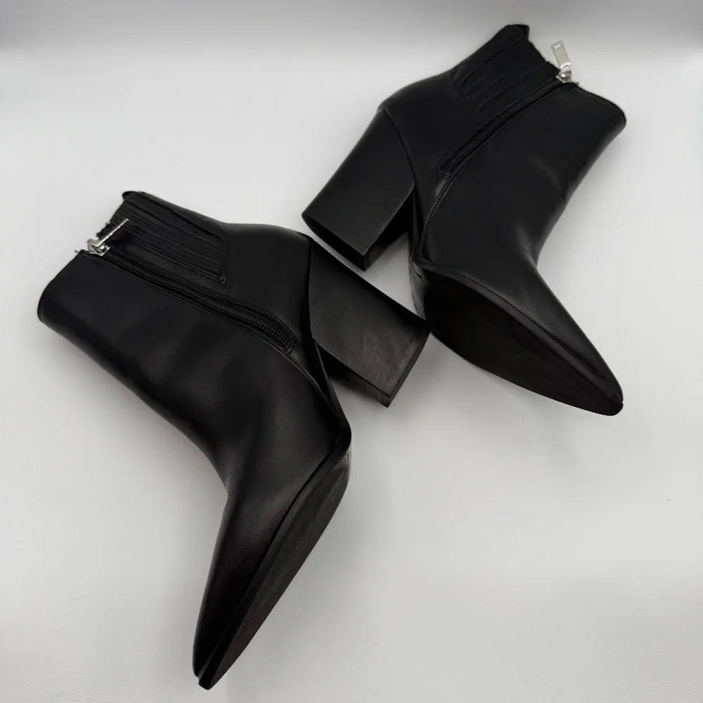 MARC FISHER Mariel Black Point Toe Leather Ankle Boots Size 6 Western Festival